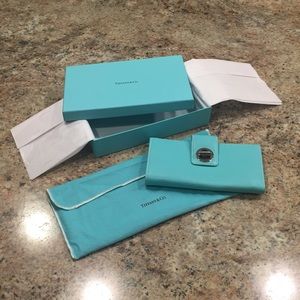 Tiffany & Co. Pebble Grain Wallet.